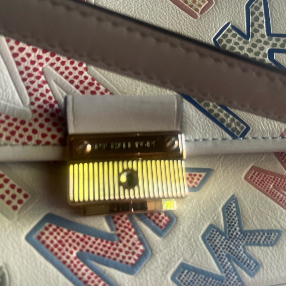 Michael Kors Bradshaw Multicolor Signature white cream convertible shoulder Bag - Picture 7 of 13